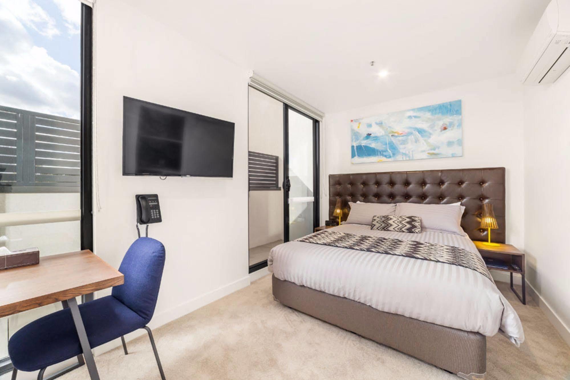 Whitehorse Apartments Hotel Box Hill Exterior photo