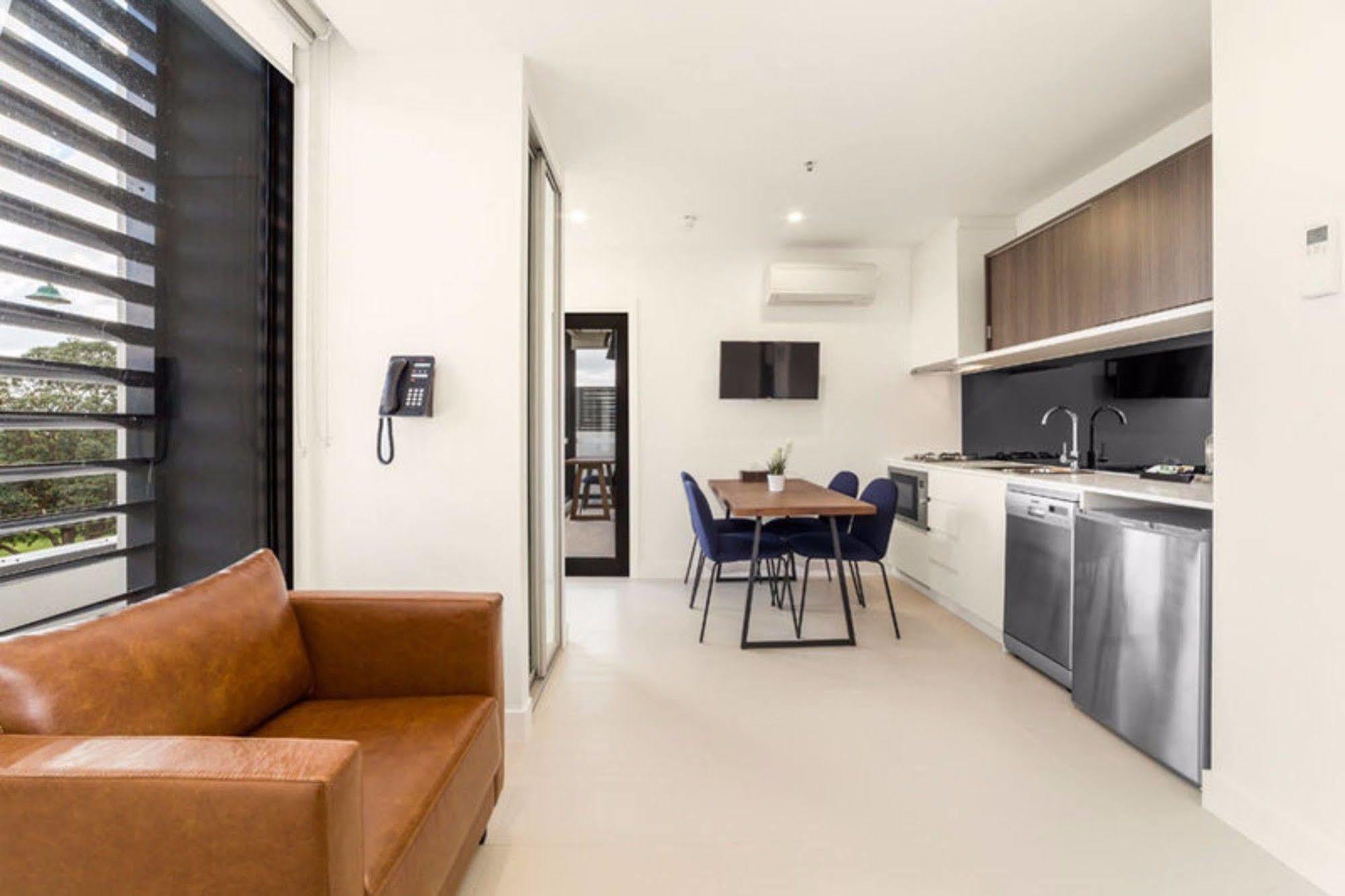 Whitehorse Apartments Hotel Box Hill Exterior photo